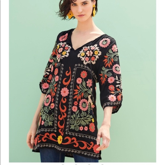 Tolani Embroidered Tunic - Picture 4 of 5